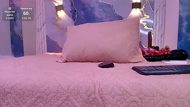 lorrayne  online show from October 20, 12:06 pm