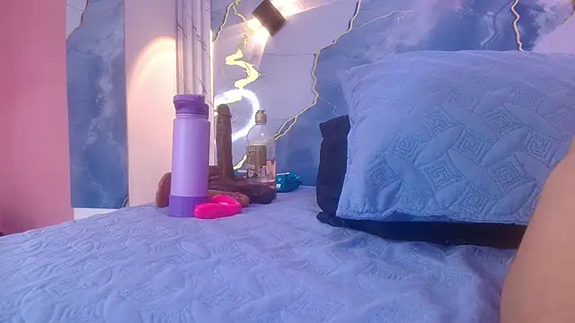 lorrayne  online show from November 17, 12:20 pm