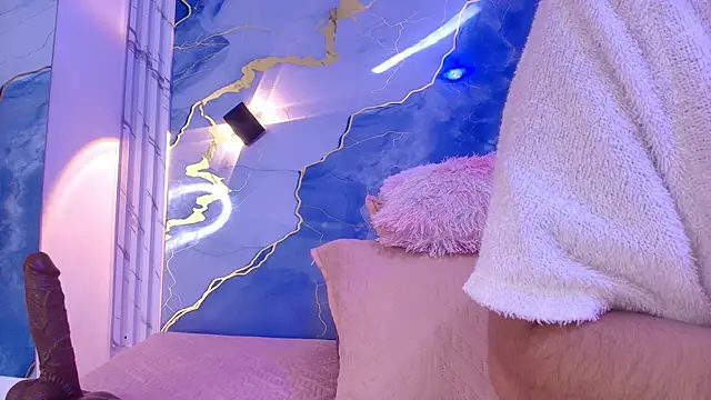 lorrayne  online show from November 14, 12:31 pm