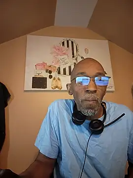 Lonelynudist59 online show from March 13, 11:26 am