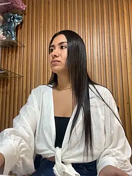 Ambar pe  online show from April 11, 4:43 pm