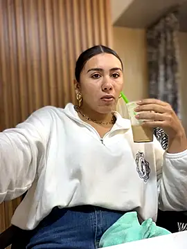 Ambar pe  online show from March 22, 8:10 pm