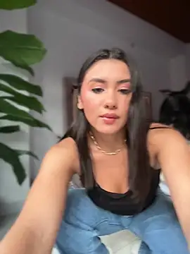 Ambar pe  online show from April 29, 10:05 pm