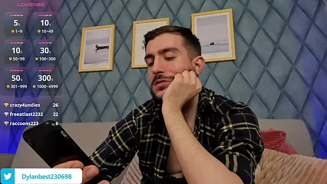 Snapshot of Dylan_Best chatting on March 18, 8:39 am Dylan Best online show from March 18, 8:39 am