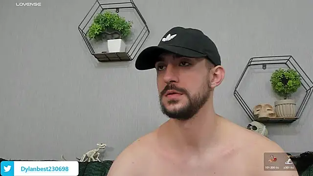 Snapshot of Dylan_Best chatting on October 18, 3:30 am Dylan Best online show from October 18, 3:30 am
