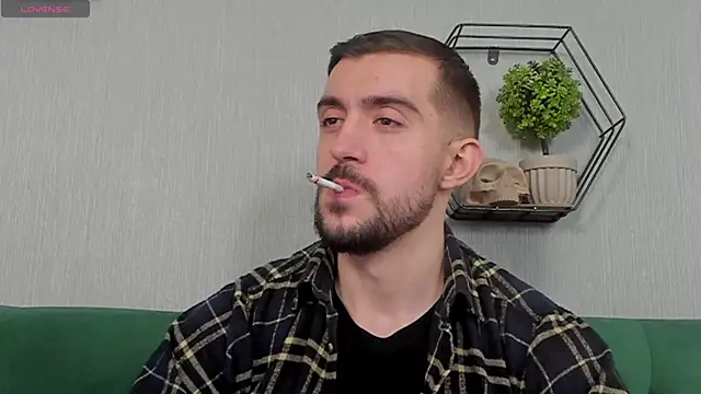 Snapshot of Dylan_Best chatting on October 6, 8:53 pm Dylan Best online show from October 6, 8:53 pm