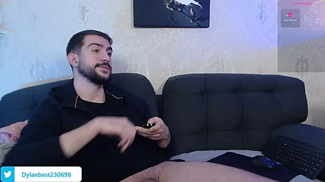 Snapshot of Dylan_Best chatting on February 12, 12:05 am Dylan Best online show from February 12, 12:05 am