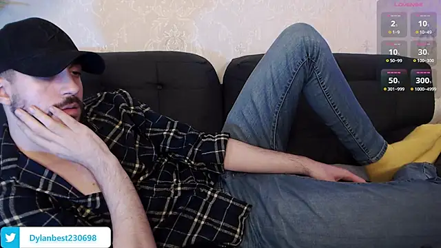 Snapshot of Dylan_Best chatting on February 13, 7:24 am Dylan Best online show from February 13, 7:24 am