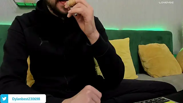 Dylan Best online show from November 19, 10:54 pm