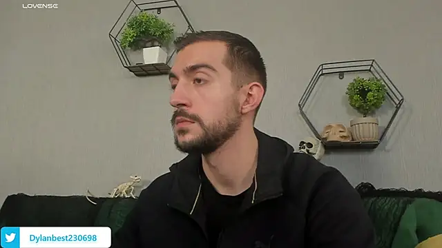 Snapshot of Dylan_Best chatting on October 16, 12:19 am Dylan Best online show from October 16, 12:19 am