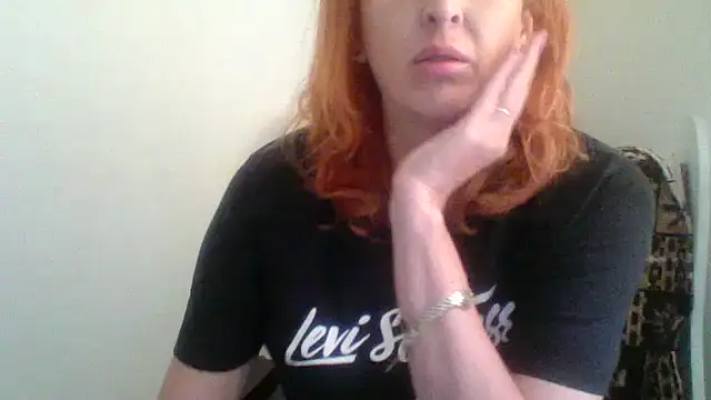 Snapshot of MssAngela chatting on October 10, 8:37 am MssAngela online show from October 10, 8:37 am