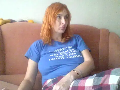 Snapshot of MssAngela chatting on October 6, 7:53 am MssAngela online show from October 6, 7:53 am