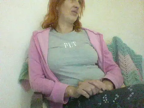 Snapshot of MssAngela chatting on October 21, 7:13 pm MssAngela online show from October 21, 7:13 pm