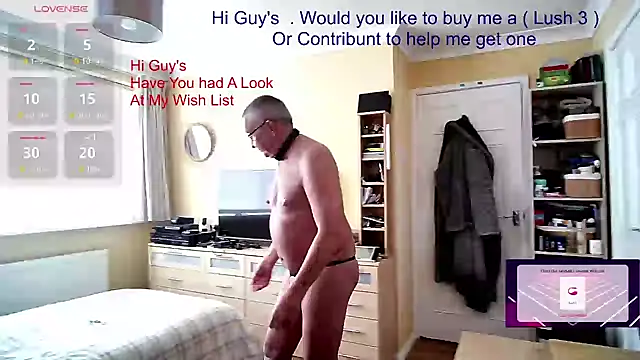 Snapshot of Aandy62 chatting on March 12, 11:32 am Aandy62 online show from March 12, 11:32 am