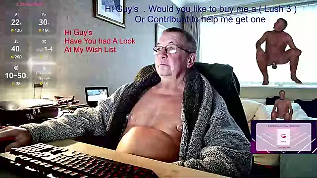 Snapshot of Aandy62 chatting on December 12, 8:25 am Aandy62 online show from December 12, 8:25 am