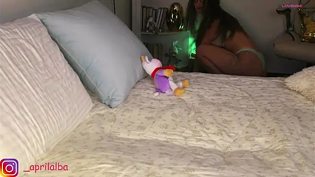 AprilinAlba online show from October 6, 1:18 am