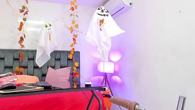 Snapshot of IsiisLovei chatting on October 30, 2:47 pm IsiisLovei online show from October 30, 2:47 pm