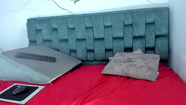 IsiisLovei online show from March 2, 2:35 pm