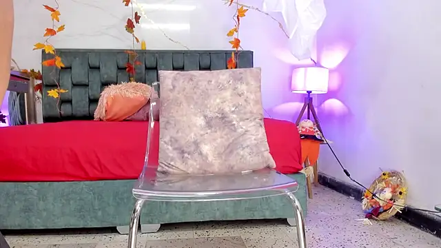 Snapshot of IsiisLovei chatting on October 31, 1:52 pm IsiisLovei online show from October 31, 1:52 pm