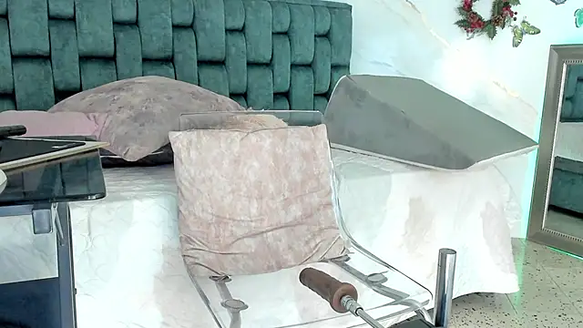 IsiisLovei online show from January 14, 12:42 pm