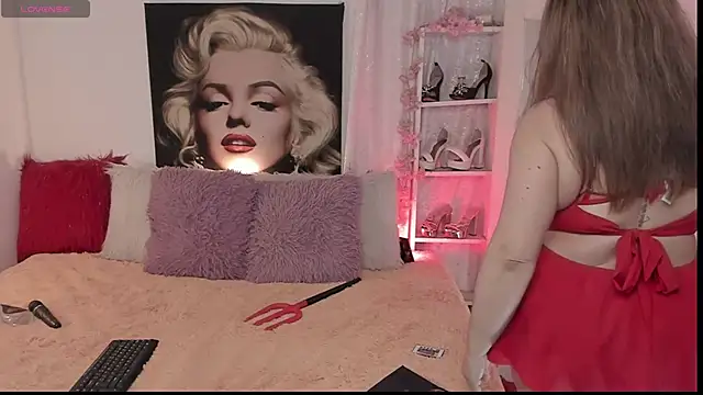 Snapshot of sofiiBell chatting on October 24, 1:04 am sofiiBell online show from October 24, 1:04 am