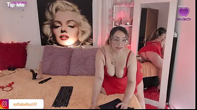 Snapshot of sofiiBell chatting on November 29, 12:55 am sofiiBell online show from November 29, 12:55 am