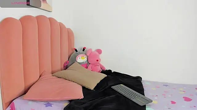 julieth sanz online show from March 8, 11:27 am