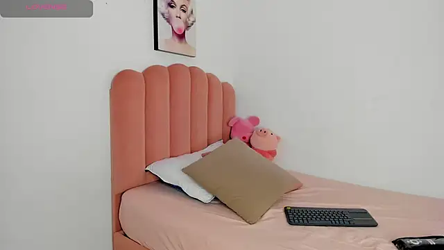 julieth sanz online show from March 20, 11:05 am