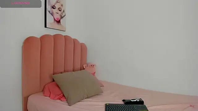 julieth sanz online show from March 21, 11:12 am