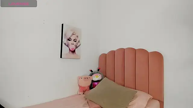 julieth sanz online show from February 21, 9:02 am