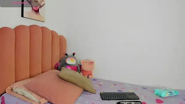 julieth sanz online show from March 11, 9:02 am