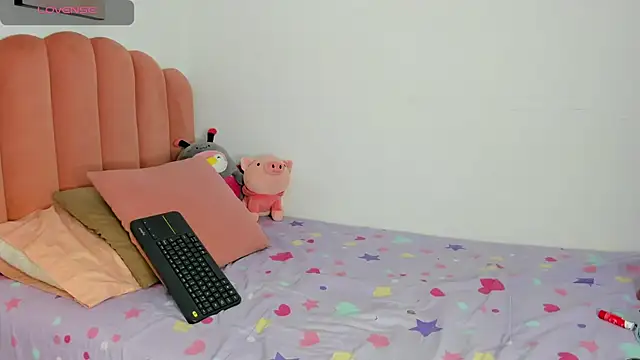 julieth sanz online show from March 3, 2:39 pm