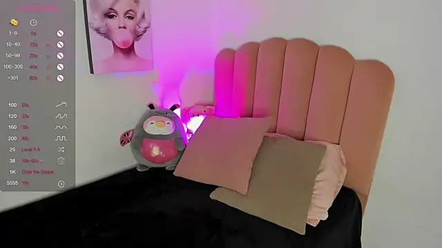 julieth sanz online show from January 21, 1:00 pm