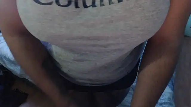 Hilarybunnyy online show from December 2, 10:51 pm