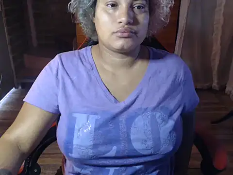 Snapshot of Hilarybunnyy chatting on March 28, 3:35 pm Hilarybunnyy online show from March 28, 3:35 pm
