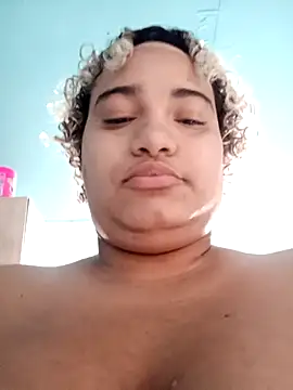 Hilarybunnyy online show from February 2, 7:24 pm