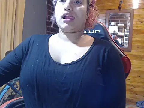 Snapshot of Hilarybunnyy chatting on April 9, 1:40 am Hilarybunnyy online show from April 9, 1:40 am