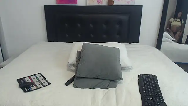 Snapshot of katiehotx chatting on July 3, 1:56 am katiehotx online show from July 3, 1:56 am