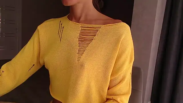 Varonica Caprii online show from October 6, 8:59 am