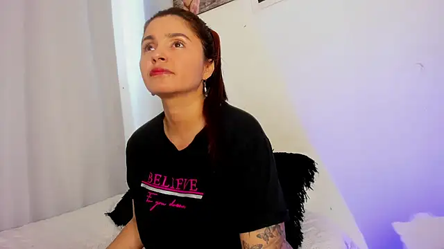 Sarah Jhonson online show from February 27, 7:24 pm