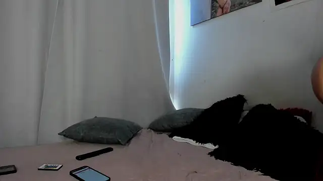 Sarah Jhonson online show from March 14, 4:02 pm