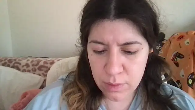 Snapshot of HYPHYtype chatting on October 27, 5:25 pm HYPHYtype online show from October 27, 5:25 pm