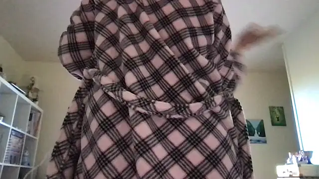 Snapshot of HYPHYtype chatting on November 21, 6:40 pm HYPHYtype online show from November 21, 6:40 pm