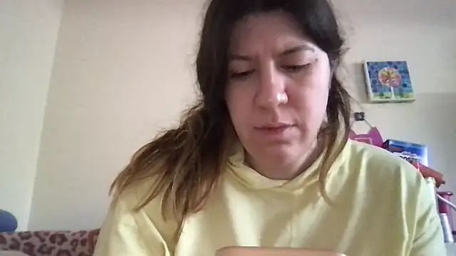 Snapshot of HYPHYtype chatting on October 18, 5:04 pm HYPHYtype online show from October 18, 5:04 pm