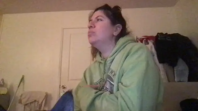 Snapshot of HYPHYtype chatting on September 27, 6:41 am HYPHYtype online show from September 27, 6:41 am