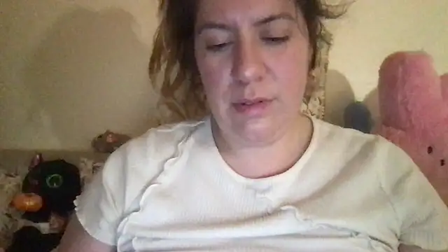 Snapshot of HYPHYtype chatting on October 6, 2:46 am HYPHYtype online show from October 6, 2:46 am