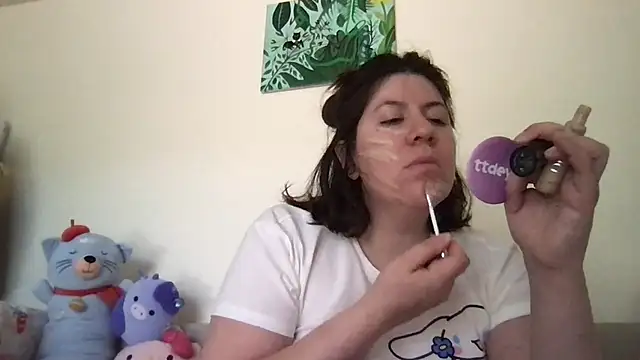 Snapshot of HYPHYtype chatting on July 2, 11:11 pm HYPHYtype online show from July 2, 11:11 pm
