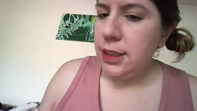 Snapshot of HYPHYtype chatting on October 31, 7:32 pm HYPHYtype online show from October 31, 7:32 pm