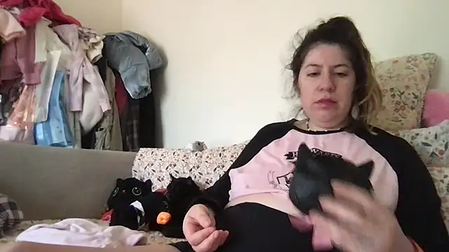 Snapshot of HYPHYtype chatting on September 11, 5:46 pm HYPHYtype online show from September 11, 5:46 pm