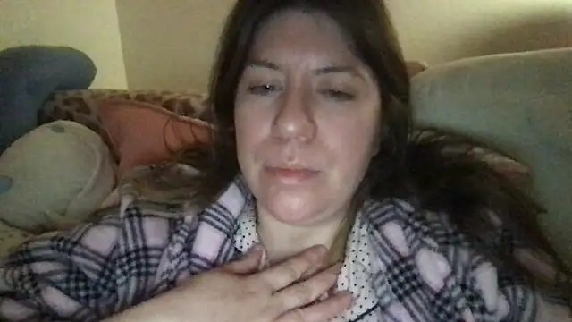 Snapshot of HYPHYtype chatting on October 5, 9:44 am HYPHYtype online show from October 5, 9:44 am